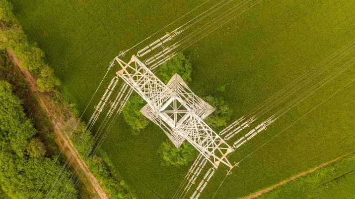 2025-06-is-the-energy-transition-gridlocked_teaser.jpg